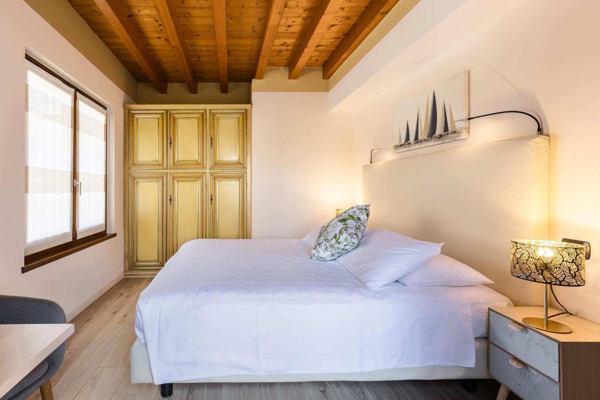Charming Sirmione Bed & Breakfast Exterior photo