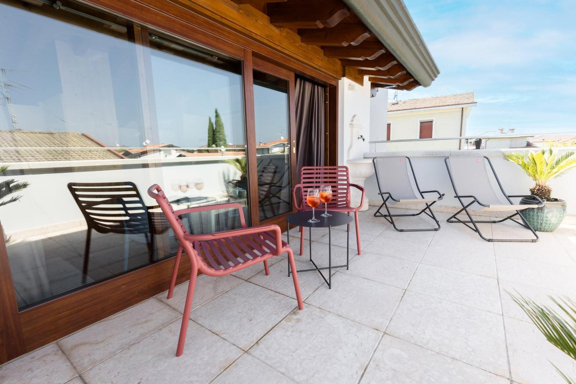 Charming Sirmione Bed & Breakfast Exterior photo