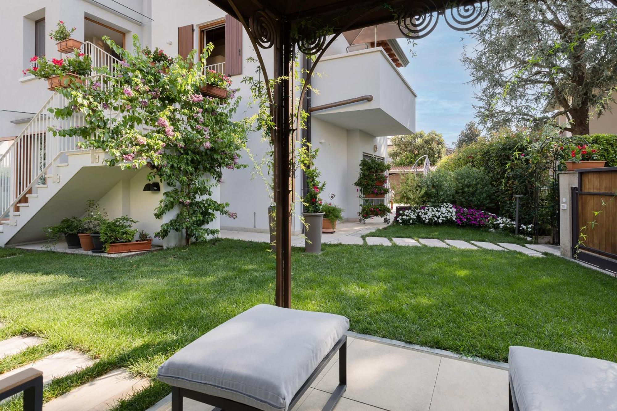Charming Sirmione Bed & Breakfast Exterior photo